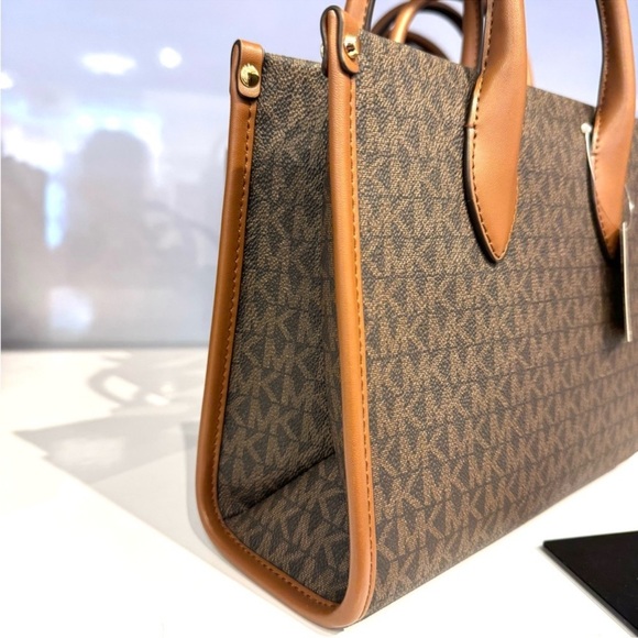 Michael Kors Mirella Small Signature Logo Crossbody Bag Brown Signature - Picture 4 of 8